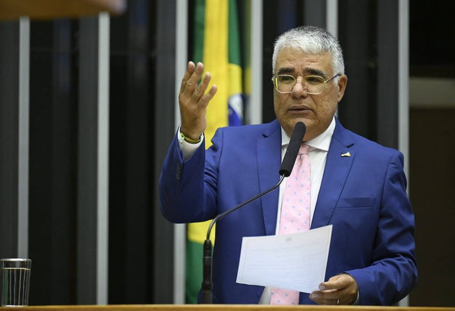 Oposição apresenta pedido de impeachment de Alexandre de Moraes e Flávio Dino