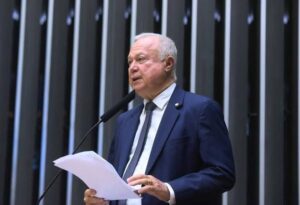 Paulo Azi comemora derrubada da Medida Provisória do IOF