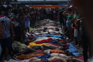 Praça vira necrotério: mais de 70 corpos são achados após ação no Rio