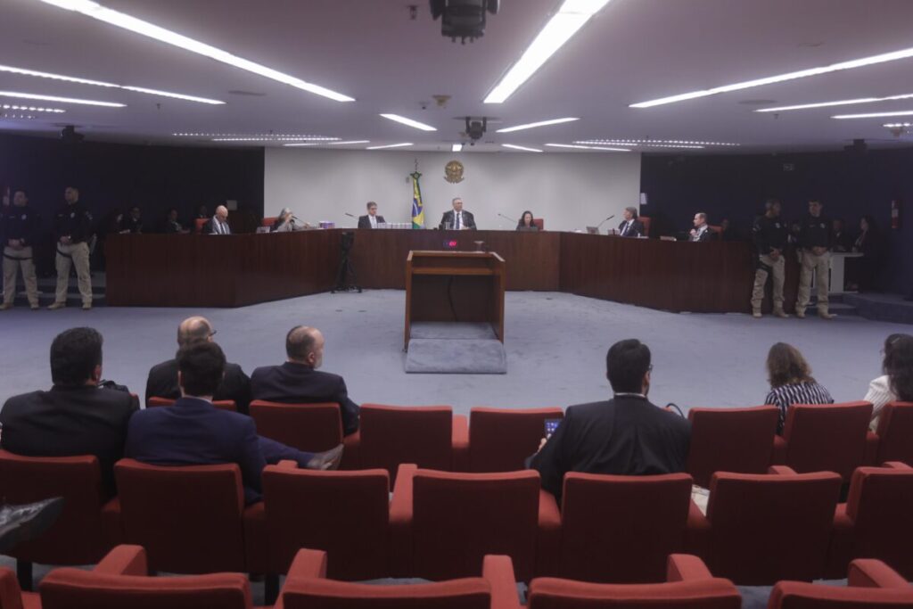 STF retoma julgamento do núcleo de desinformação com voto de Moraes
