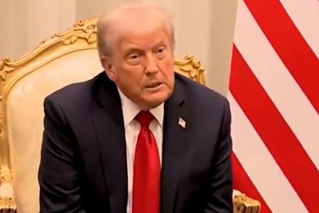 Trump autoriza CIA a realizar "ações secretas e letais" na Venezuela