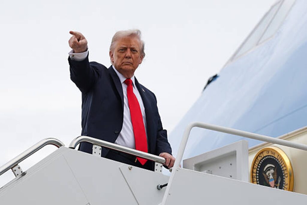 Trump embarca para Israel e diz que reféns podem ser libertados antes