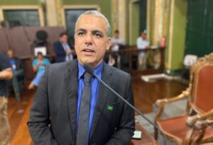 Vereador Cezar Leite critica governo Lula por cobrar devolução de valores do Auxílio Emergencial