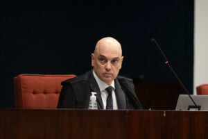 GDF pede a Moraes para avaliar se Bolsonaro tem condições de ficar na Papuda
