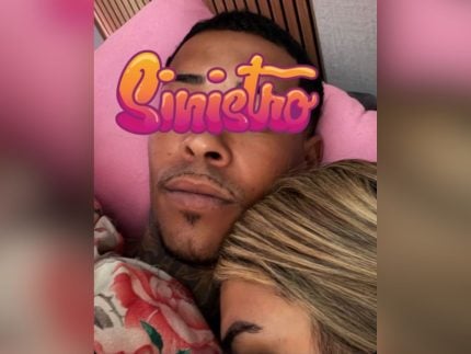 Mc Poze surge com loira misteriosa oito dias após separação de Vivi e apaga foto em seguida