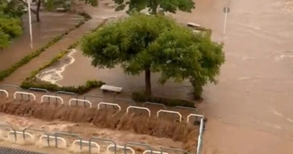 Aguaceiro provoca transtornos em Macaúbas; UPA é evacuada e trecho de BA é interditado