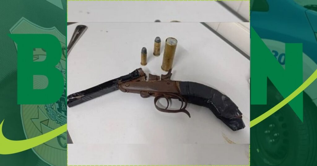 Adolescente é apreendido com arma em perseguição policial na BA-573 em Guanambi