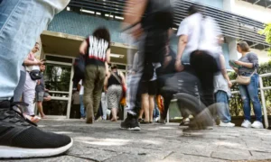 Enem 2025: 4,8 milhões participam do 1° dia de provas neste domingo