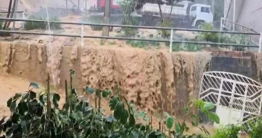 Enxurrada provoca transtornos em Mutuípe; Inmet registra 77 mm de chuva em região