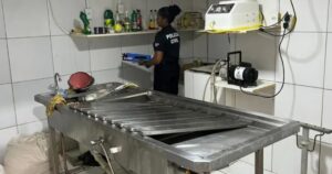 Fiscalização da Polícia Civil identifica irregularidades em funerárias no município de Lauro de Freitas