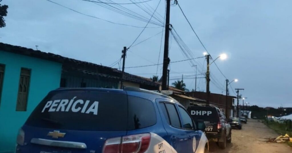 Homem é morto a tiros dentro de residência em Feira de Santana