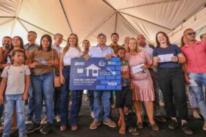 Ibaneis dá início às obras de saneamento em Santa Luzia, na Estrutural