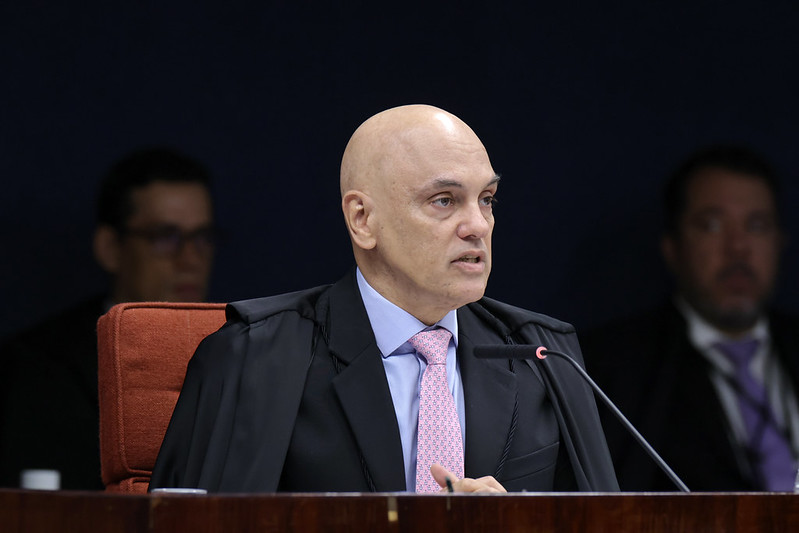 Moraes Convoca Sessão Extraordinária do STF para Referendar Prisão de Bolsonaro