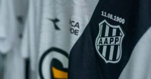 Ponte Preta teve primeiro jogador negro do futebol brasileiro, diz pesquisador