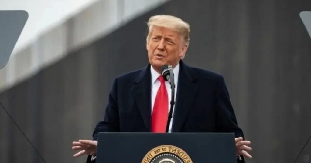 Trump ameaça congressistas democratas com pena de morte por comentários sobre as Forças Armadas