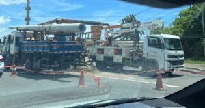 Queda de poste gera congestionamento na Av. Paralela, no sentido Aeroporto