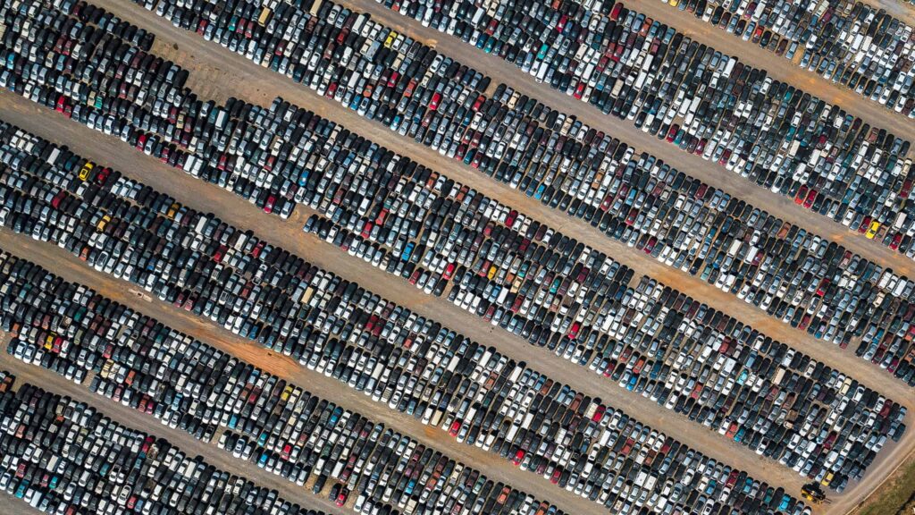 Governo de SP faz leilão de carros e motos com lances a partir de R$ 900