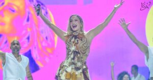 Claudia Leitte faz show com clima de carnaval no 2º dia do Festival Virada Salvador