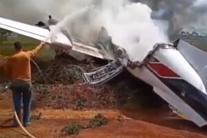 Avião faz pouso forçado e pega fogo em Rondônia; deputado federal e vereador estavam a bordo