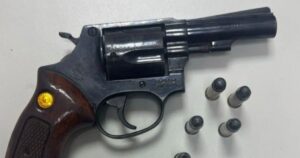 Condenado por homicídio é preso com arma de numeração raspada em Feira de Santana