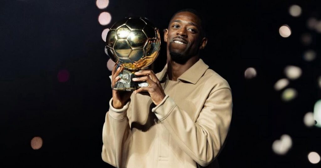 Dembélé recebe Prêmio The Best e é eleito melhor jogador do mundo pela Fifa