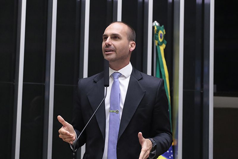 Eduardo lamenta suspensão de sanção contra Moraes e fala em oportunidade perdida