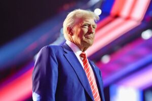 Governo Trump usa linguagem racista em publicações sobre imigração, dizem especialistas