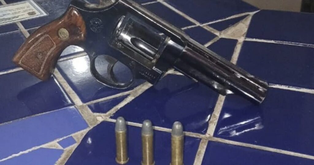 Homem é detido por ameaça e tem arma apreendida em Malhada de Pedras
