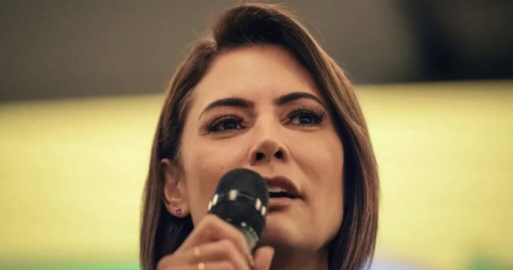 Michelle Bolsonaro se afasta do PL por orientação médica e evento no Rio é adiado para 2026