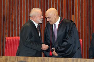 Moraes agradece a Lula por retirada da lista de sancionados pela Lei Magnitsky