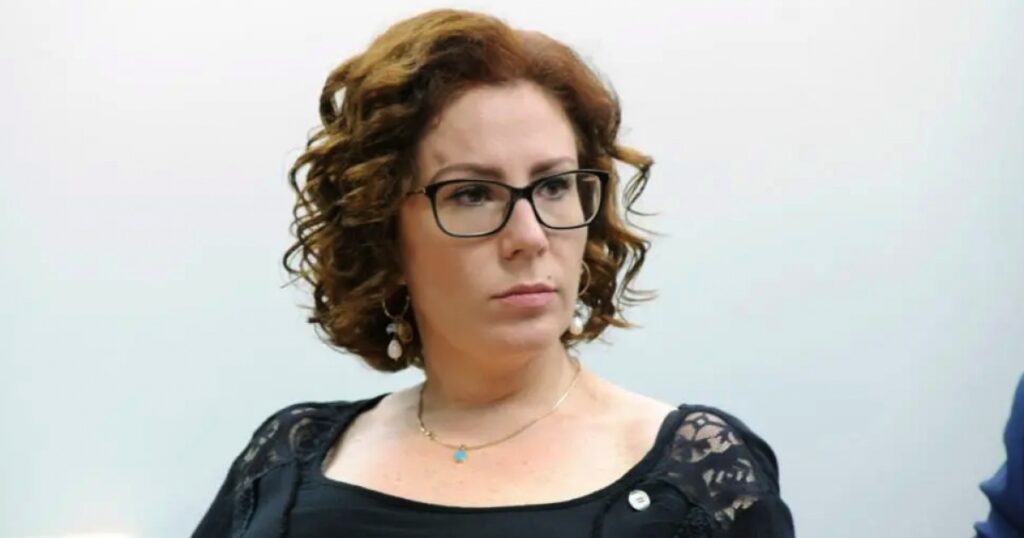 Partidos aliados ao governo Lula concentram 34% dos votos contra a cassação de Carla Zambelli na Câmara