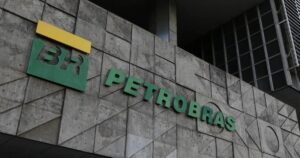 Petroleiros iniciam greve nacional, mas produção da Petrobras não é afetada