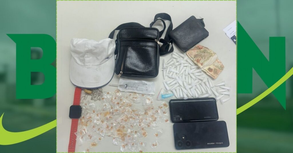 Polícia prende dupla com drogas durante patrulhamento em Salvador