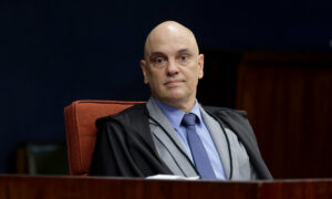 Por ordem de Moraes, PF cumpre 10 prisões domiciliares de condenados do 8/01 antes do trânsito em julgado, mas um não foi encontrado