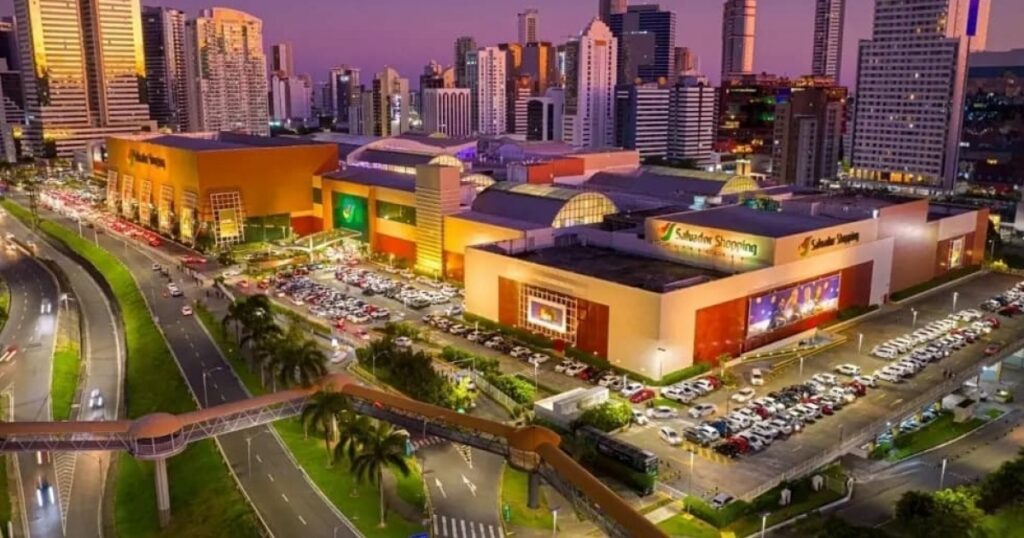 Suspeita de roubo provoca tumulto em shopping de Salvador