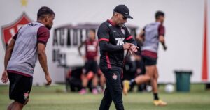 Vitória intensifica preparação sob comando de Jair Ventura na última quarta; saiba como foi