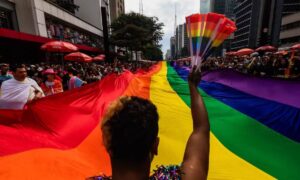 Mortes violentas de pessoas LGBT+ recuam 12% em 2025, indica ONG