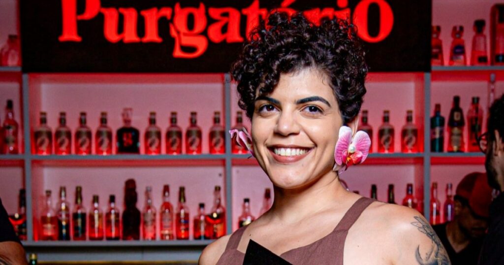 Mixologista de Feira de Santana conquista prêmio no Master Bartender com drink autoral inspirado no sertão baiano