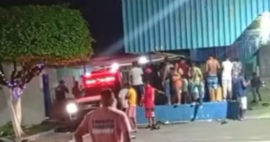 Ataque a tiros em virada de ano em cidade baiana deixa três mortos