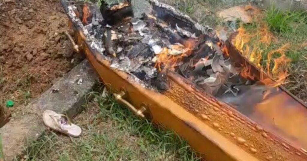 Criminosos invadem cemitério, disparam contra caixão e incendeiam urna durante sepultamento em Coaraci