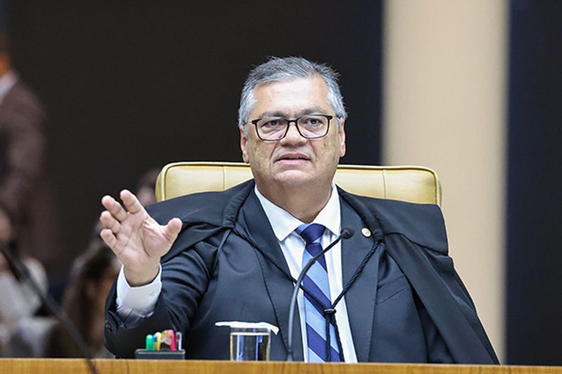 Dino proíbe emendas para ONGs comandadas por parentes de parlamentares