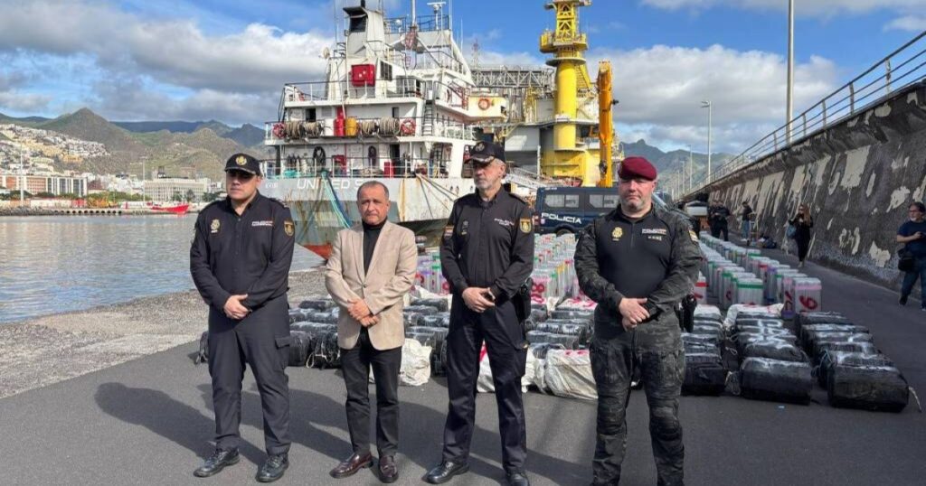 Espanha apreende quase 1 tonelada de cocaína em navio que partiu do Brasil