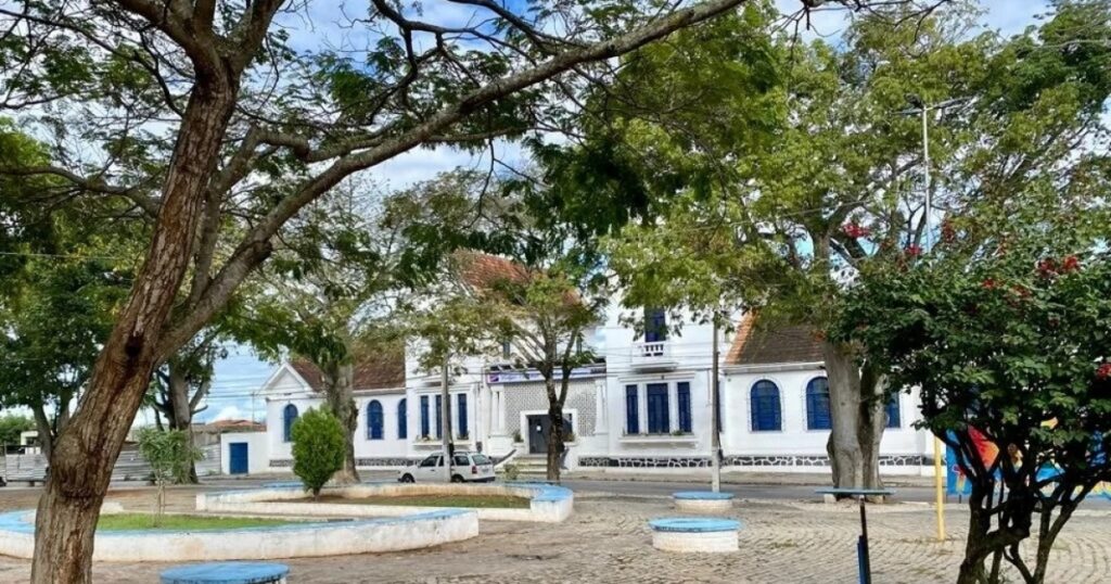 Homem é levado à delegacia por suspeita de violência doméstica na zona rural de Serrinha