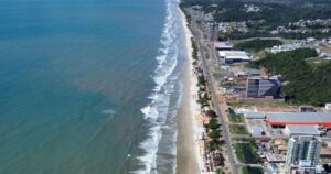 Ilhéus proíbe cobrança de consumação mínima nas barracas de praia do município