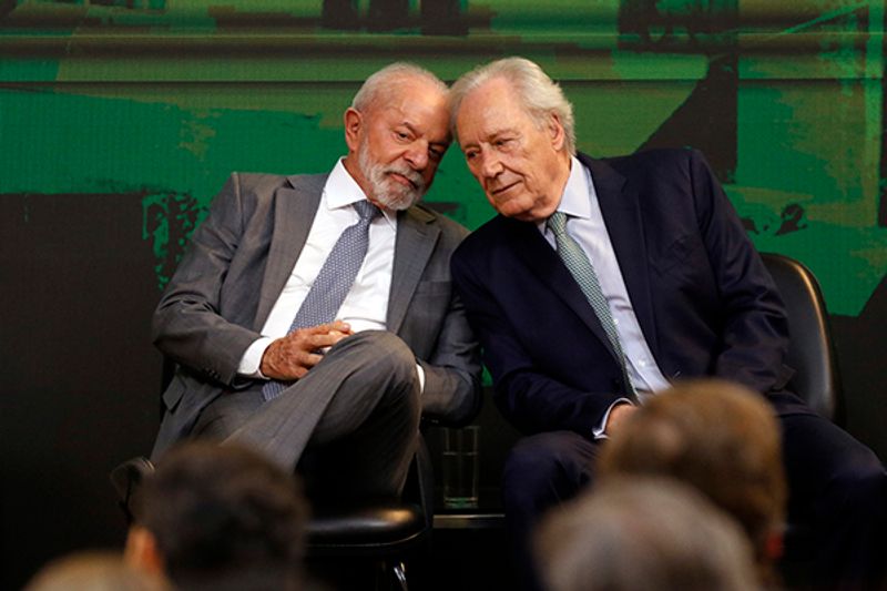 Lewandowski avisa a Lula que deixa Ministério da Justiça nesta sexta-feira (9)