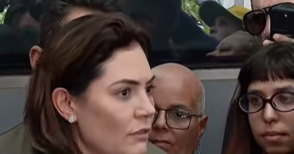 Michele Bolsonaro detalha acidente de Jair: “Ele não se lembrava”