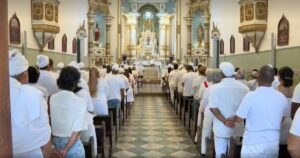Missa de sétimo dia de Mãe Carmen de Oxaguian reúne familiares e religiosos em Salvador