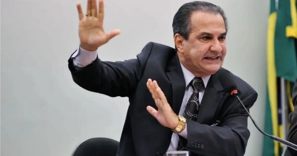 Moraes manda Malafaia se explicar por chamar Alto Comando do Exército de frouxo