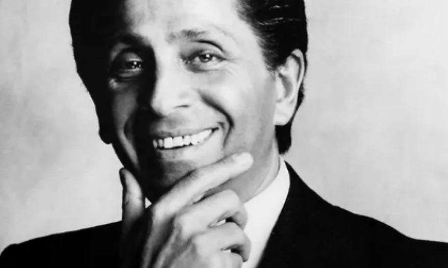 Morre Valentino Garavani, o mestre da alta-costura italiana