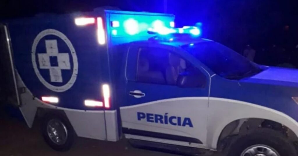 Motorista de caminhão morre após veículo tombar na BR-122, em Urandi